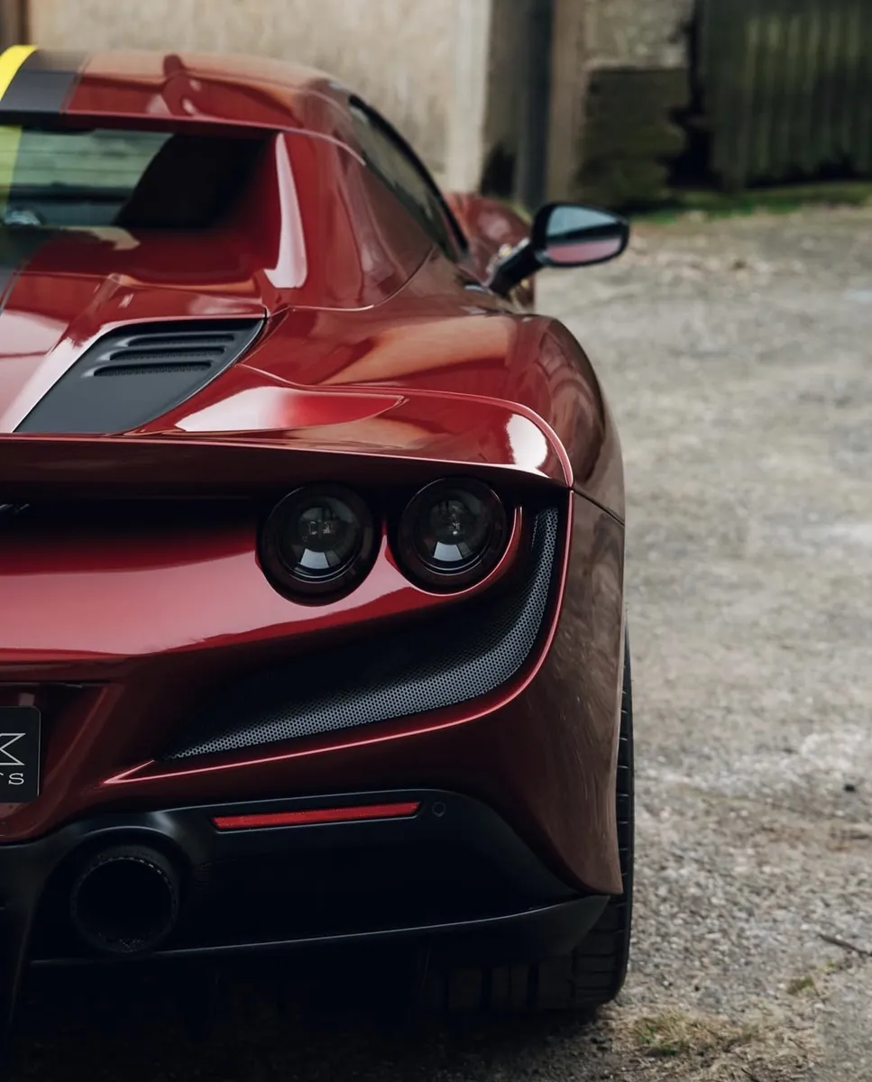 Roter Ferrari, Heckansicht