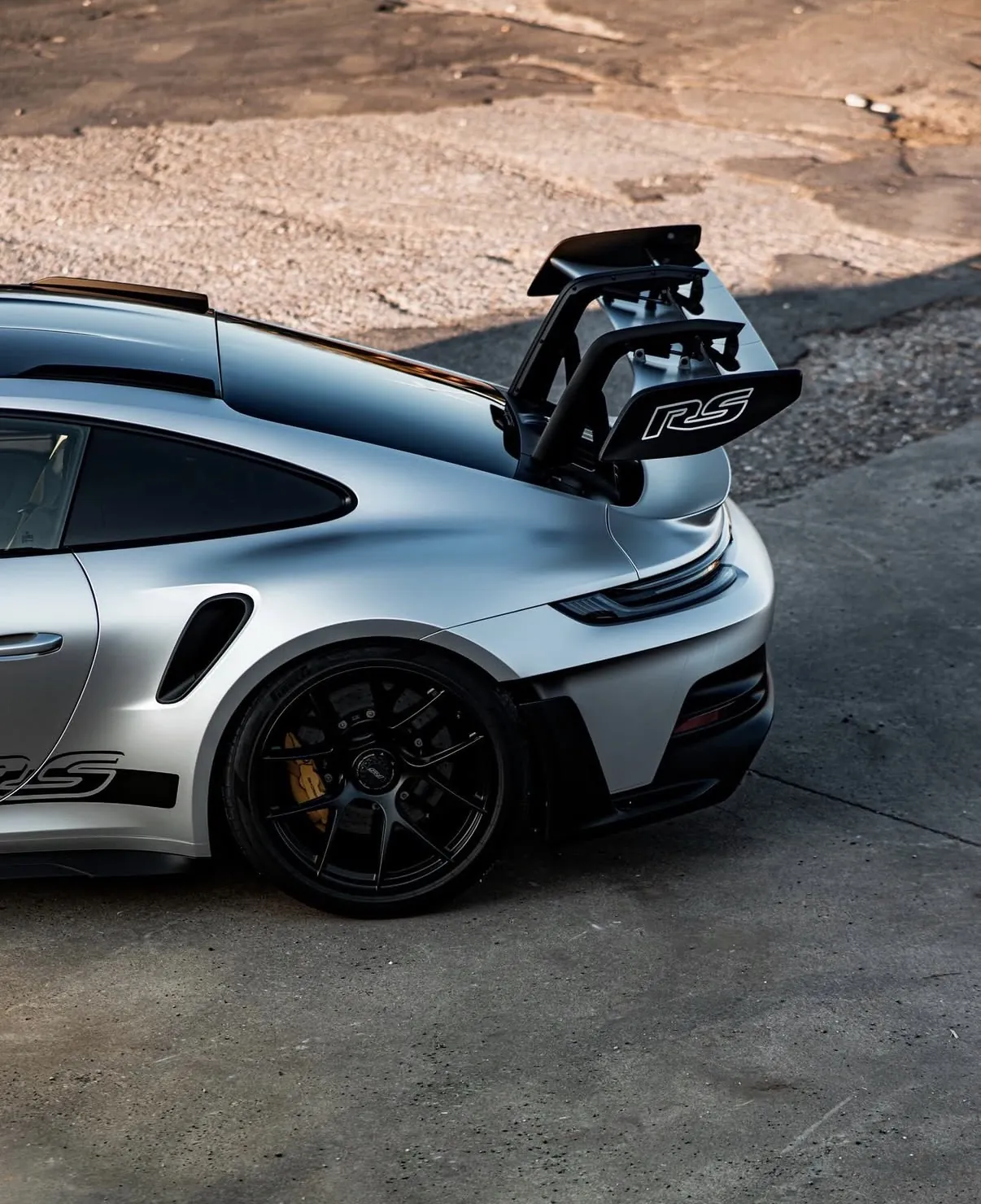 Silberner Porsche 911 GT3 mit XPEL Lackschutzfolie bei madwörx
